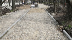 Ремонт пешеходной дорожки завершают в селе Русском 
