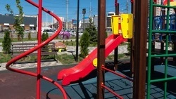 Вторую детскую площадку открыли в селе Серноводском по губернаторской программе 